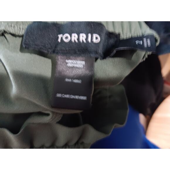 Torrid Sage Green Crepe pants size 2X - Picture 4 of 4